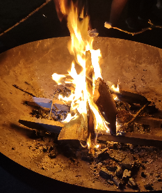 RC-Feuerschale-stockbrot-zuschn.png RC-Feuerschale-stockbrot-zuschn.png